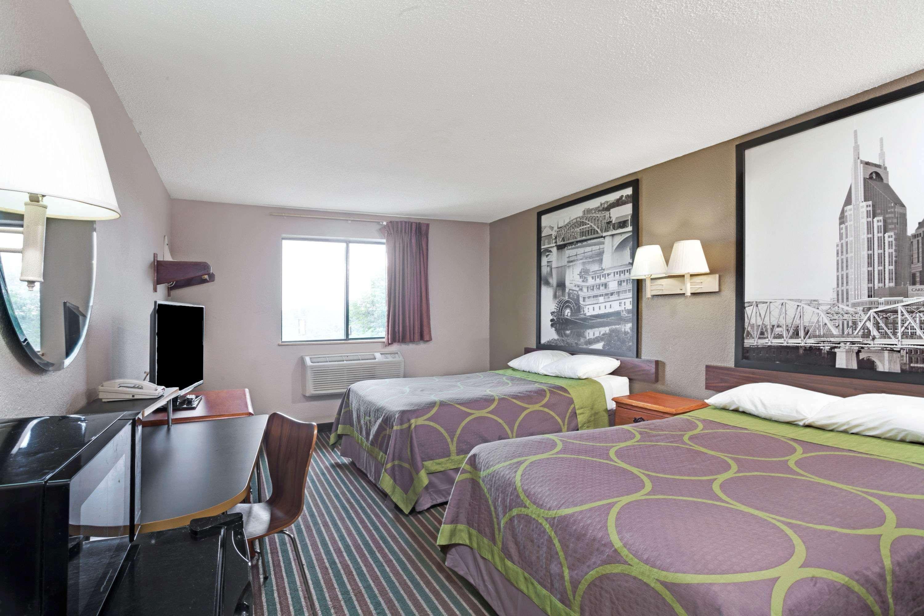 Super 8 By Wyndham Nashville/ Dntn/ Opryland Area Exterior foto