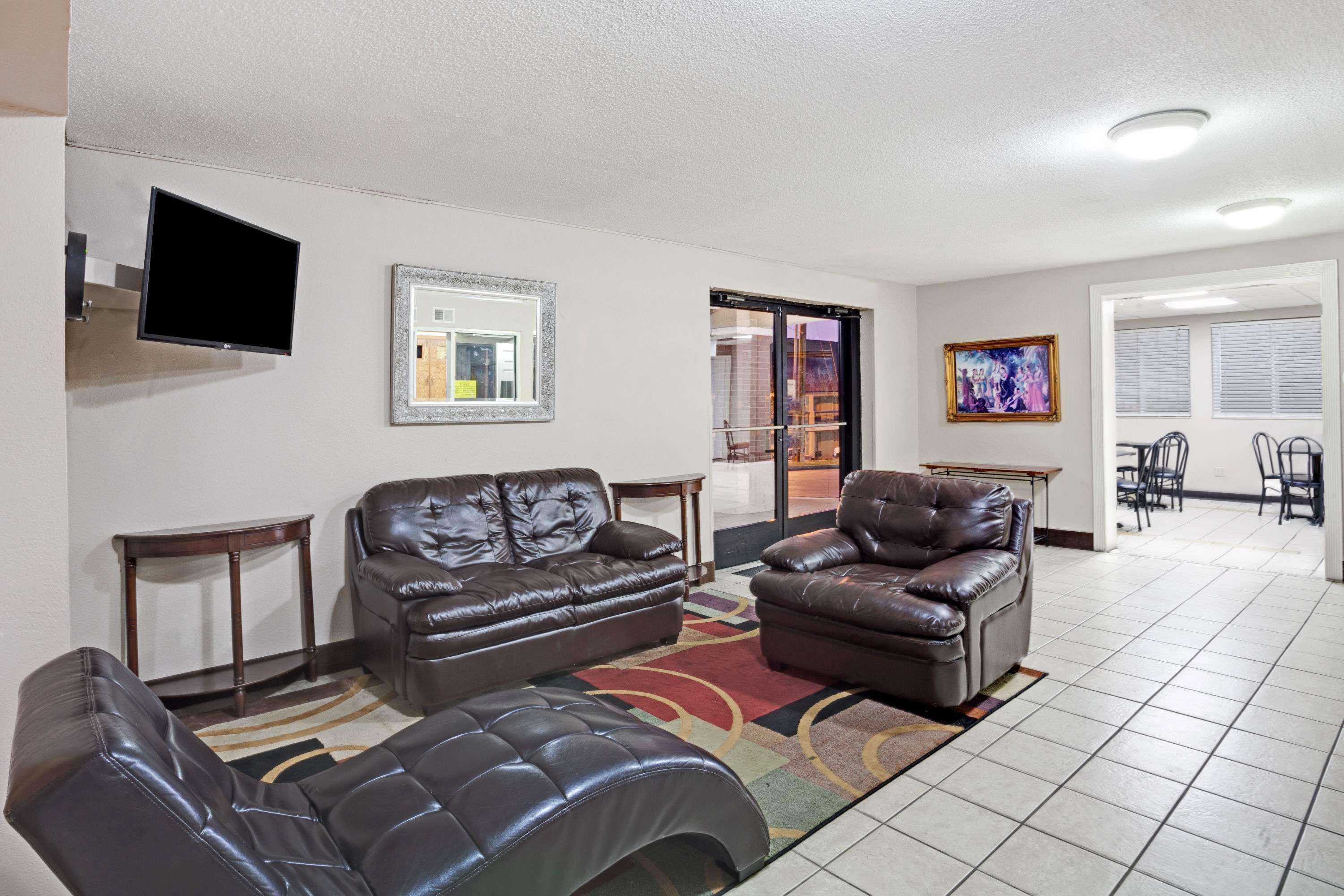 Super 8 By Wyndham Nashville/ Dntn/ Opryland Area Exterior foto