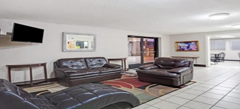 Super 8 By Wyndham Nashville/ Dntn/ Opryland Area Exterior foto